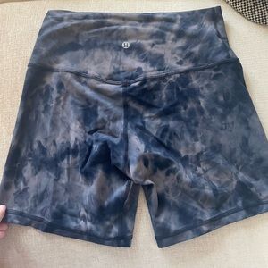 Lululemon Align High Rise 6” - like new!!